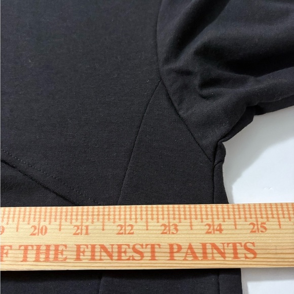 Lisa Bayne Chic Black Long Sleeve Dress with Pockets and Asymmetric Design. - Picture 5 of 14